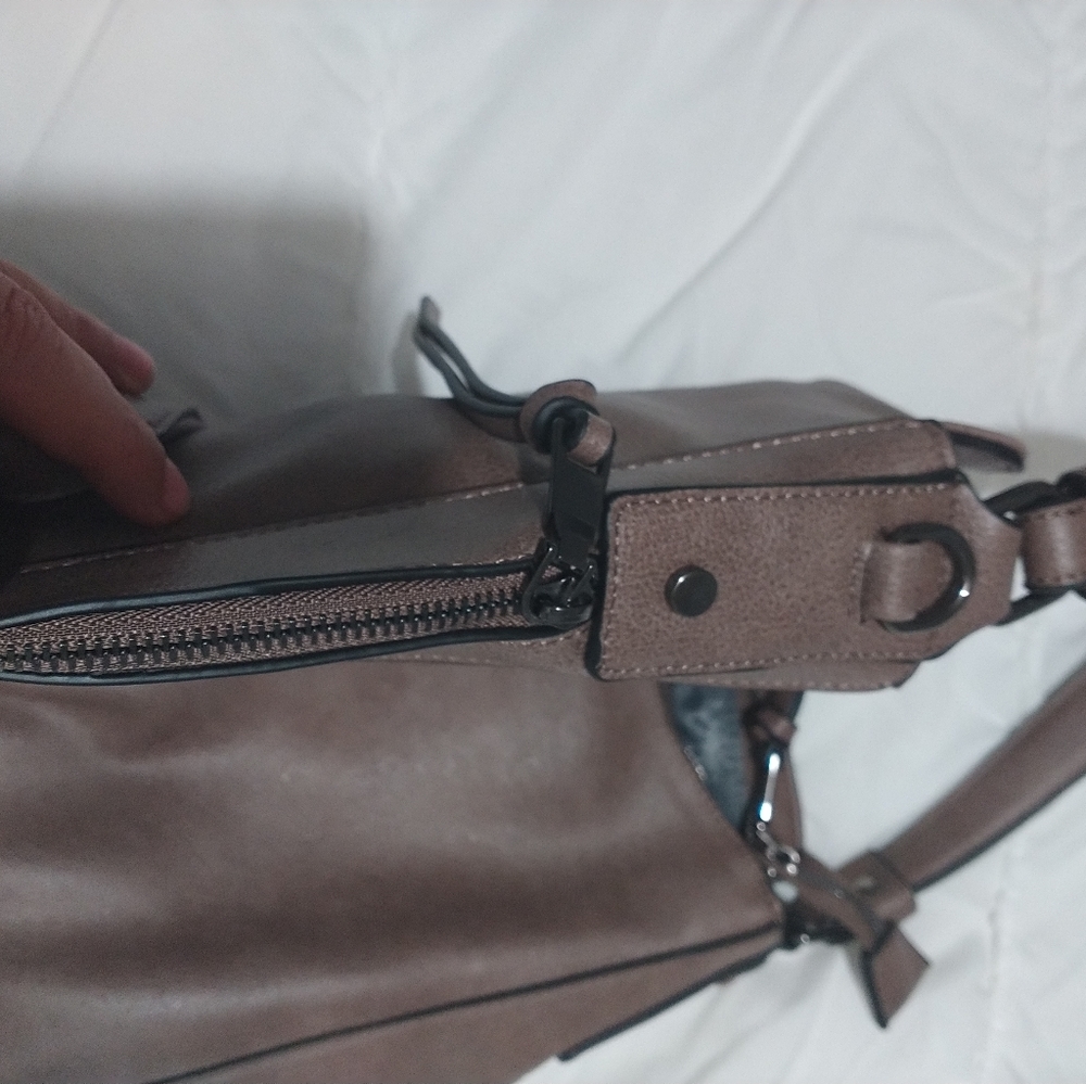 Briefcase - Picture 4 of 9